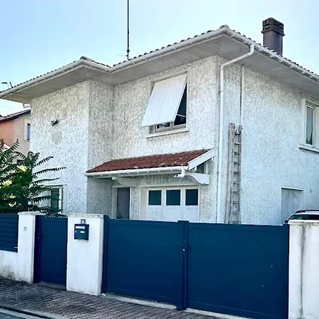 Maison Calme Avec Cour Et Terrasse Proche Aiguillon - Parking - Fr-1-319-578 Semesterbostad *