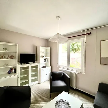 Maison Calme Avec Cour Et Terrasse Proche Aiguillon - Parking - Fr-1-319-578 Semesterbostad