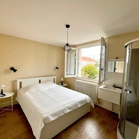 Holiday home Maison Calme Avec Cour Et Terrasse Proche Aiguillon - Parking - Fr-1-319-578